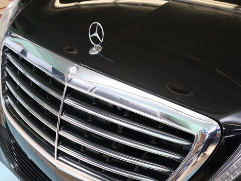 Used 2016 Mercedes-Benz S 550 4MATIC Sedan w/ Premium Package image 10