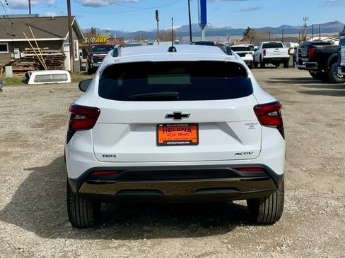 New 2026 Chevrolet Trax ACTIV FWD image 4