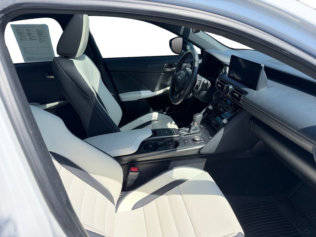 Used 2023 Lexus IS 500 RWD image 33