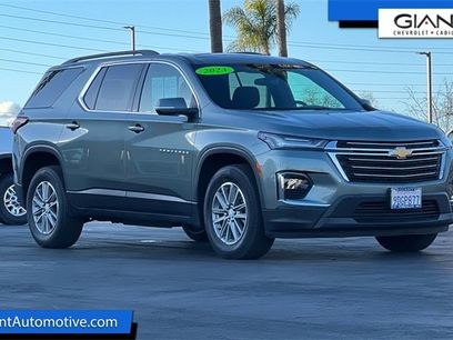 Used 2023 Chevrolet Traverse LT