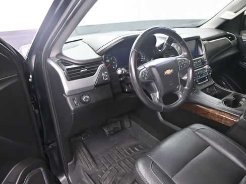 Used 2017 Chevrolet Suburban LT image 12
