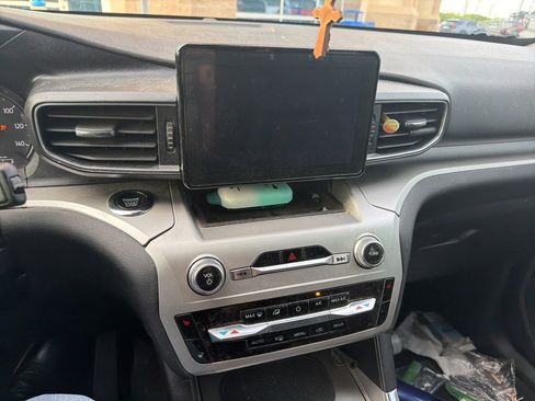 Used 2022 Ford Explorer XLT w/ Equipment Group 202A image 13