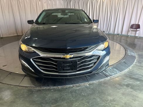 Used 2022 Chevrolet Malibu LT FWD image 2