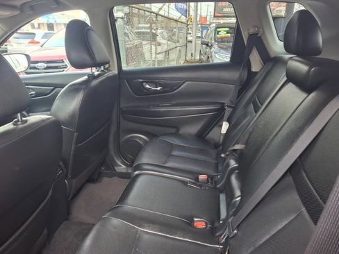 Used 2018 Nissan Rogue SL w/ Premium Package image 11