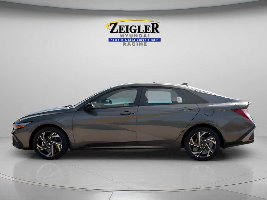 New 2025 Hyundai Elantra SEL FWD image 5