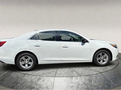 Used 2014 Chevrolet Malibu LS image 2