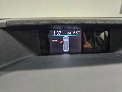 Used 2012 Toyota Sienna LE image 27