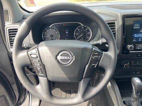 Used 2024 Nissan Frontier SV RWD image 7