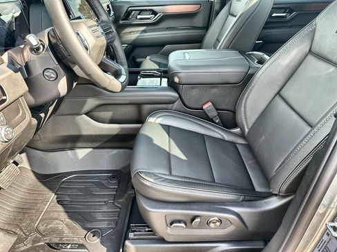 New 2026 GMC Yukon XL Denali w/ Sun & Power Step Package RWD image 24