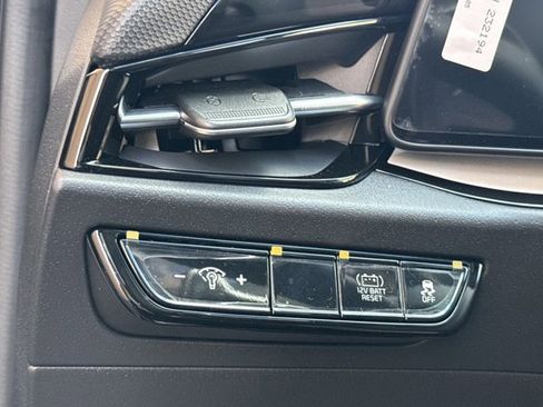 New 2025 Kia Niro EX Touring image 6