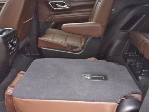 Used 2021 Chevrolet Tahoe High Country w/ Premium Package image 34