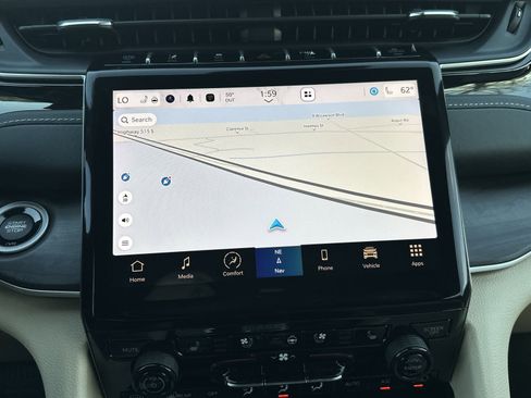 New 2024 Jeep Grand Cherokee Limited 4xe w/ Luxury Tech Group II image 38