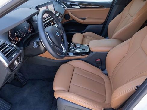 Certified 2025 BMW X4 xDrive30i AWD/4WD image 2