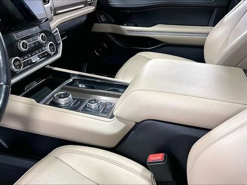 Used 2024 Ford Expedition Max Limited AWD/4WD image 19