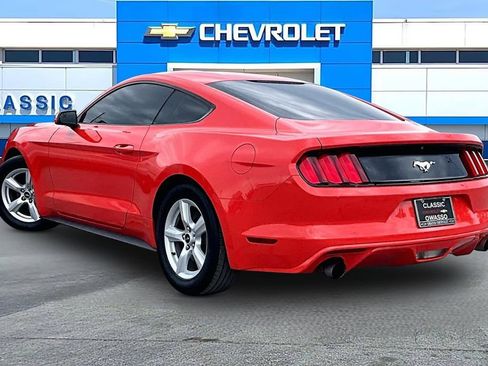 Used 2015 Ford Mustang Coupe RWD image 3