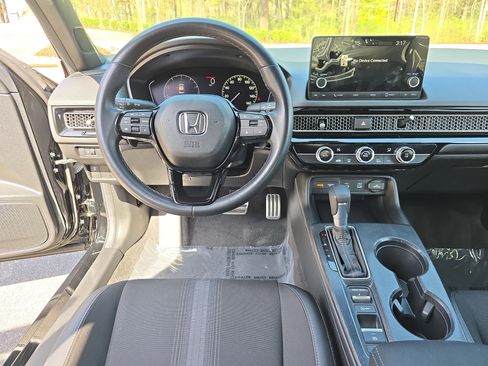 Used 2025 Honda Civic Sport image 17