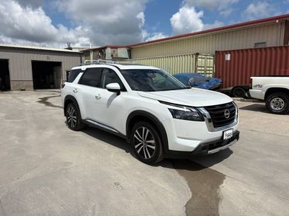 Used 2025 Nissan Pathfinder Platinum w/ Cargo Package