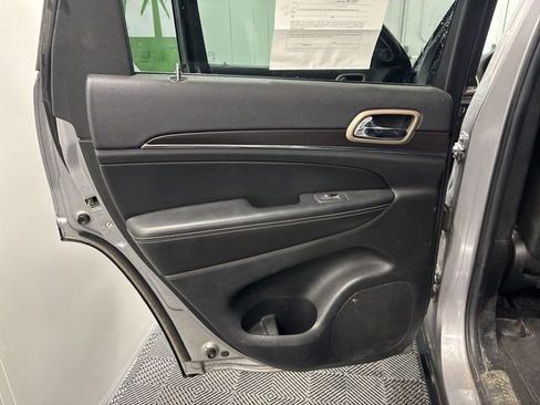 Used 2015 Jeep Grand Cherokee Limited image 13