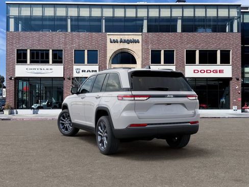 New 2026 Jeep Grand Cherokee Limited AWD/4WD image 3
