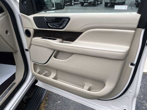 Used 2018 Lincoln Navigator L Reserve w/ Technology Package image 46