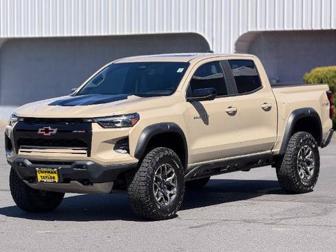 Used 2023 Chevrolet Colorado ZR2 w/ ZR2 Convenience Package III AWD/4WD image 17
