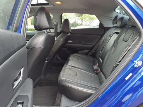 Used 2023 Hyundai Elantra Limited w/ Cargo Package FWD image 11