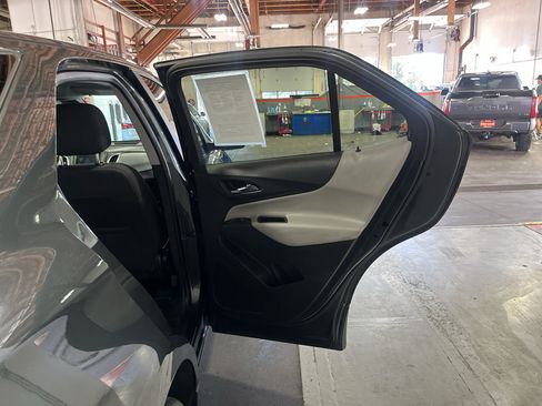 Used 2020 Chevrolet Equinox LS w/ LS Convenience Package AWD/4WD image 22