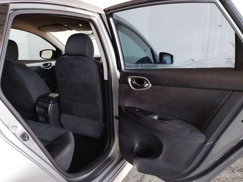 Used 2013 Nissan Sentra SR FWD image 16