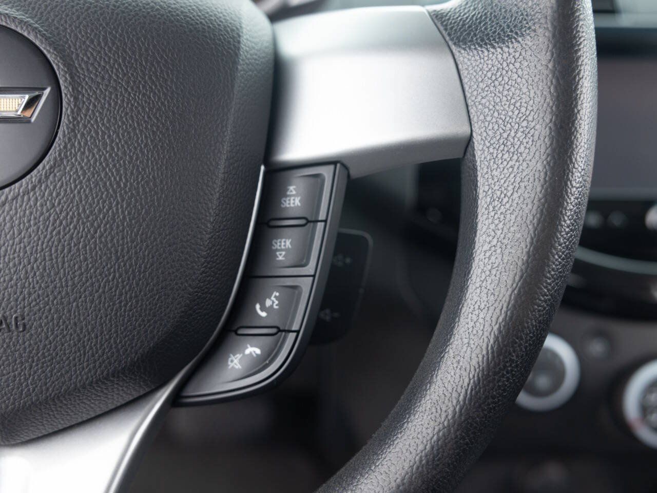 Used 2015 Chevrolet Spark LT FWD image 37