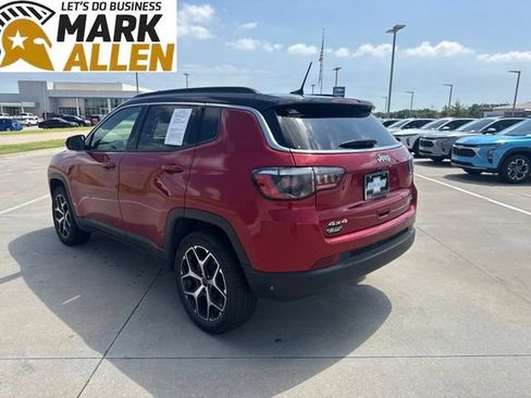 Used 2025 Jeep Compass Limited AWD/4WD image 3