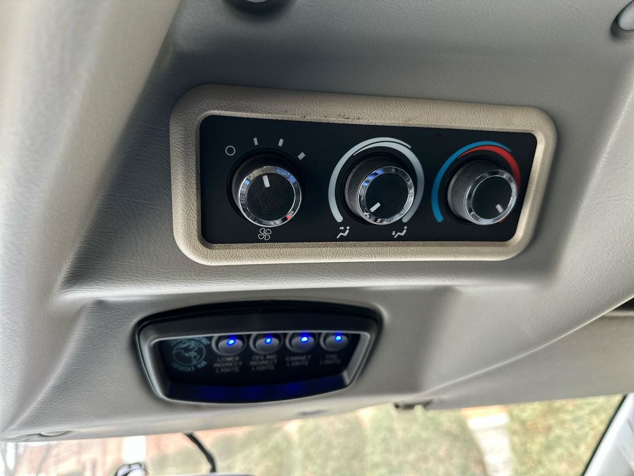 Used 2023 GMC Savana 2500 RWD image 41