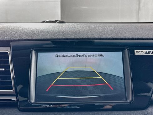 Used 2018 Kia Niro Touring FWD image 23
