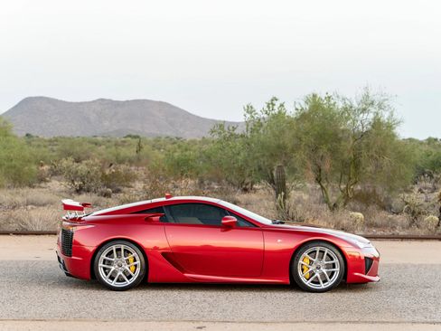 Used 2012 Lexus LFA RWD image 9