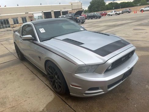 Used 2013 Ford Mustang GT Premium RWD image 4