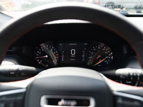 Used 2025 Jeep Compass Trailhawk AWD/4WD image 12
