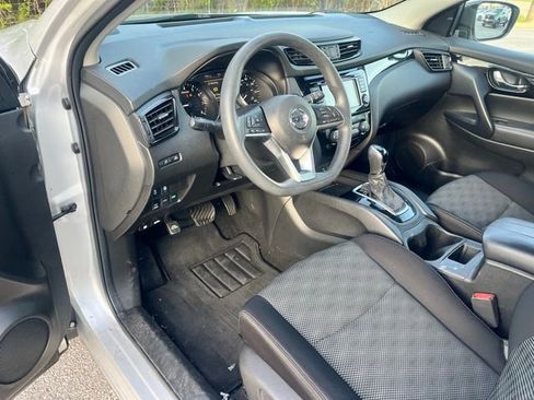 Certified 2020 Nissan Rogue Sport SV image 10