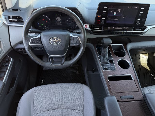 Used 2021 Toyota Sienna LE FWD image 11