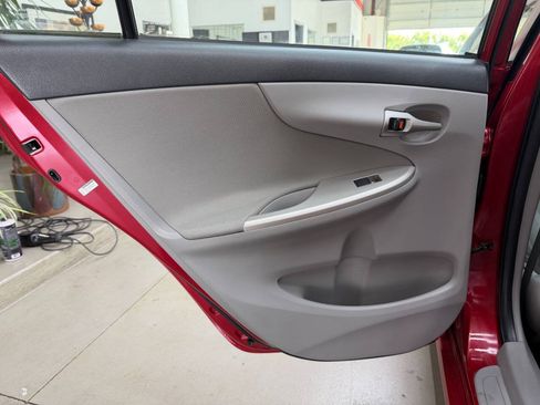 Used 2011 Toyota Corolla LE FWD image 12