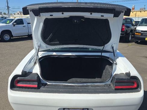 Used 2016 Dodge Challenger R/T Plus RWD image 17
