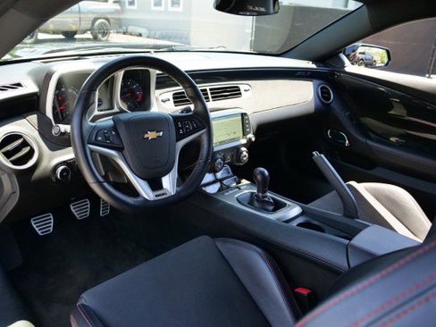 Used 2015 Chevrolet Camaro ZL1 RWD image 2