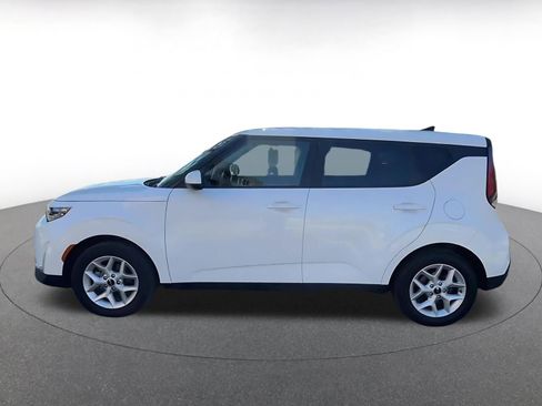 Used 2025 Kia Soul LX w/ LX Technology Package image 8