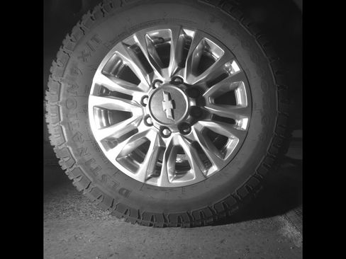 Used 2021 Chevrolet Silverado 2500 High Country w/ Z71 Off-Road Package image 17