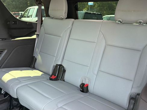 Used 2023 Chevrolet Tahoe Z71 AWD/4WD image 12