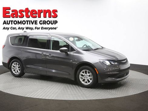Used 2023 Chrysler Voyager LX image 48