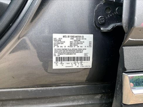 Used 2021 Ford Explorer Limited w/ Equipment Group 301A RWD image 37