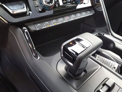 Used 2024 GMC Sierra 1500 AT4X image 12