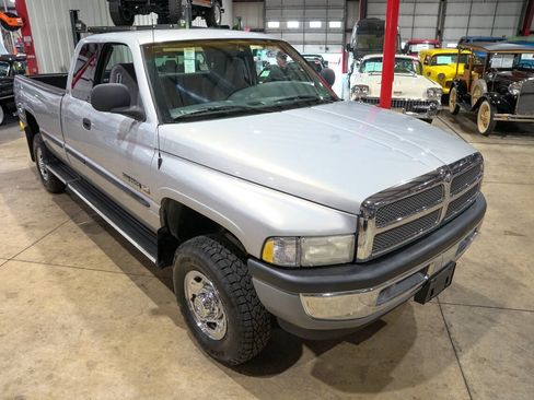 Used 1998 Dodge Ram 2500 Truck 4x4 Quad Cab image 14