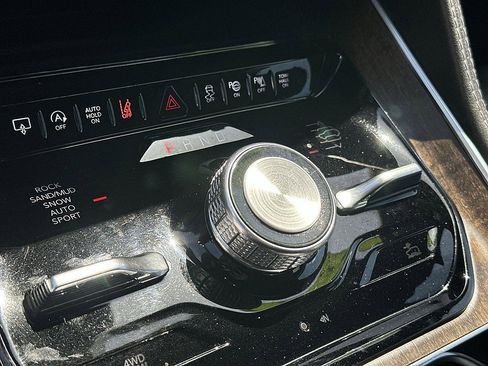 Used 2024 Jeep Grand Wagoneer L 4WD image 14