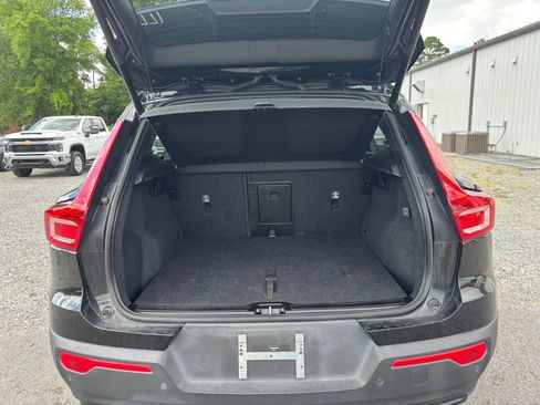 Used 2023 Volvo XC40 B4 Ultimate FWD image 15