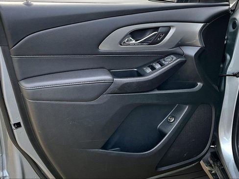 Used 2023 Chevrolet Traverse LT image 21